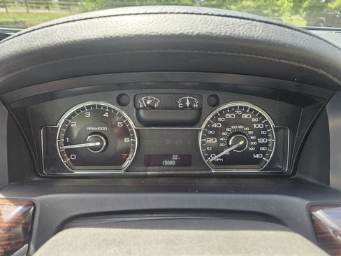 Used 2009 Lincoln MKS AWD image 16