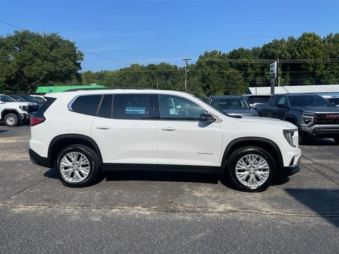 Certified 2026 GMC Acadia Elevation w/ Elevation Premium Package FWD image 2