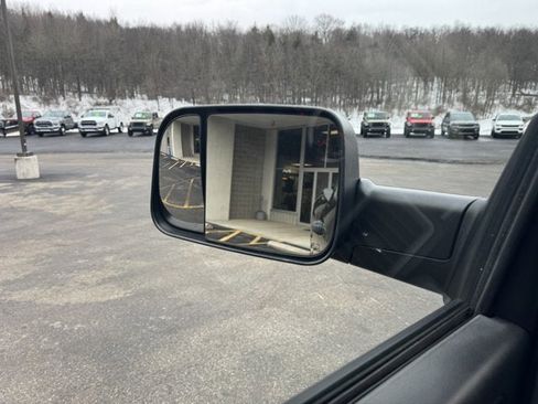 Used 2018 RAM 2500 Tradesman w/ Chrome Appearance Group image 30