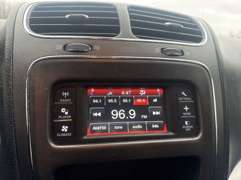 Used 2020 Dodge Journey SE image 21