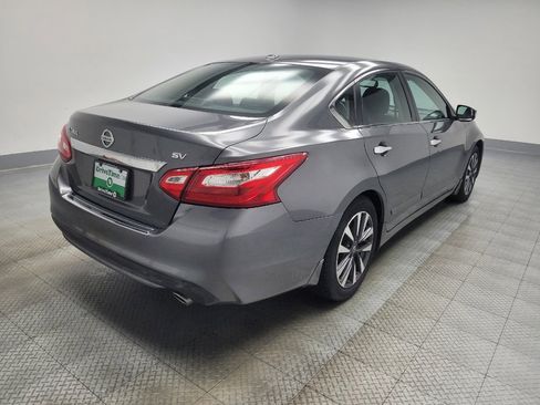 Used 2017 Nissan Altima 2.5 SV w/ Convenience Package image 9