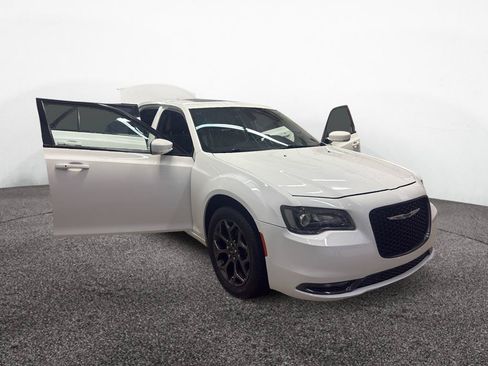 Used 2015 Chrysler 300 S w/ 300S Premium Group AWD/4WD image 7