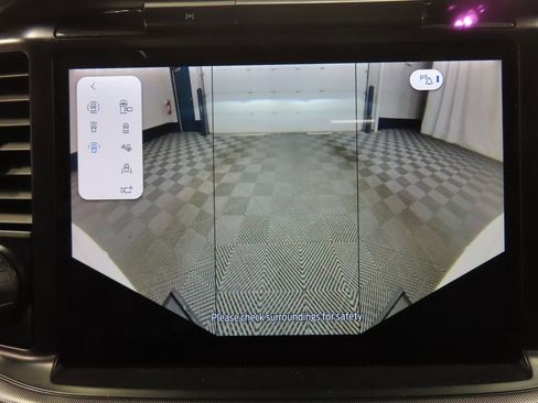 Used 2025 Ford F150 Platinum image 16