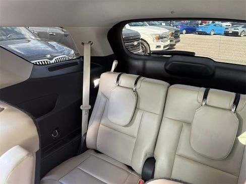 Used 2021 Ford Explorer XLT w/ Equipment Group 202A image 20