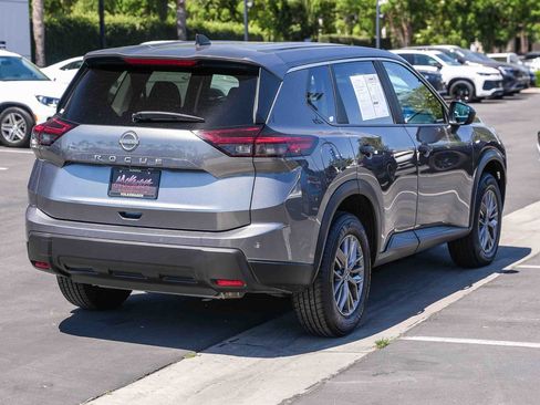 Used 2024 Nissan Rogue S FWD image 6