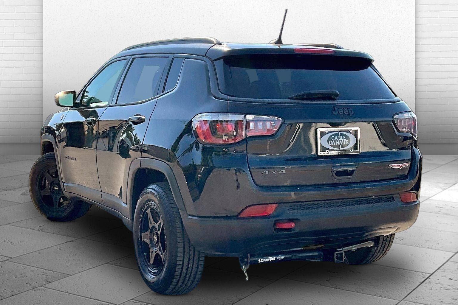 Used 2019 Jeep Compass Trailhawk AWD/4WD image 3