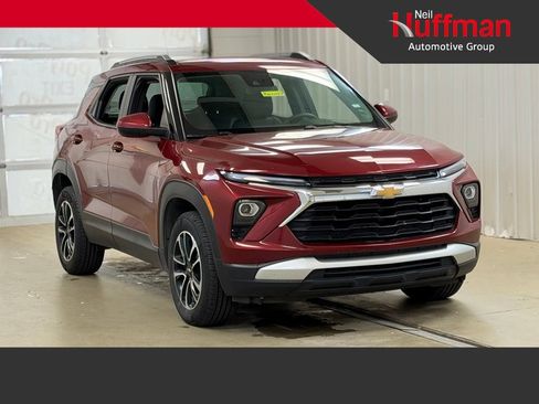 Used 2025 Chevrolet TrailBlazer LT AWD/4WD image 1