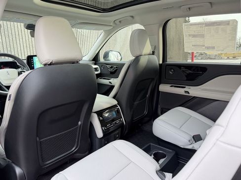 New 2026 Lincoln Aviator AWD image 14