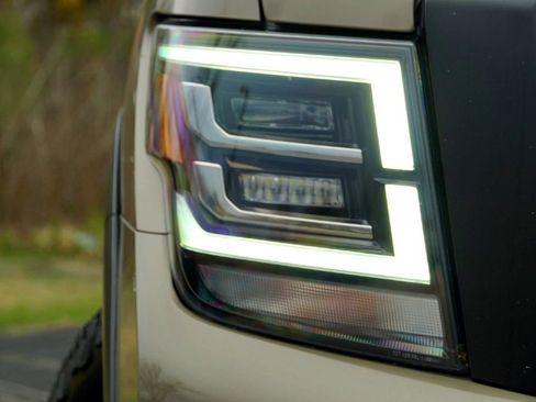 Used 2020 Nissan Titan PRO-4X w/ Pro-4x Convenience Package image 3