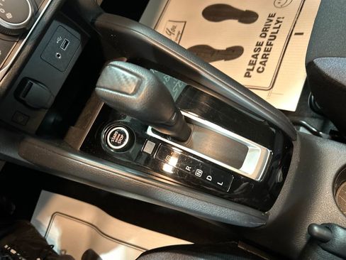 Used 2025 Nissan Versa SV image 18