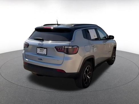 Used 2025 Jeep Compass Limited AWD/4WD image 15
