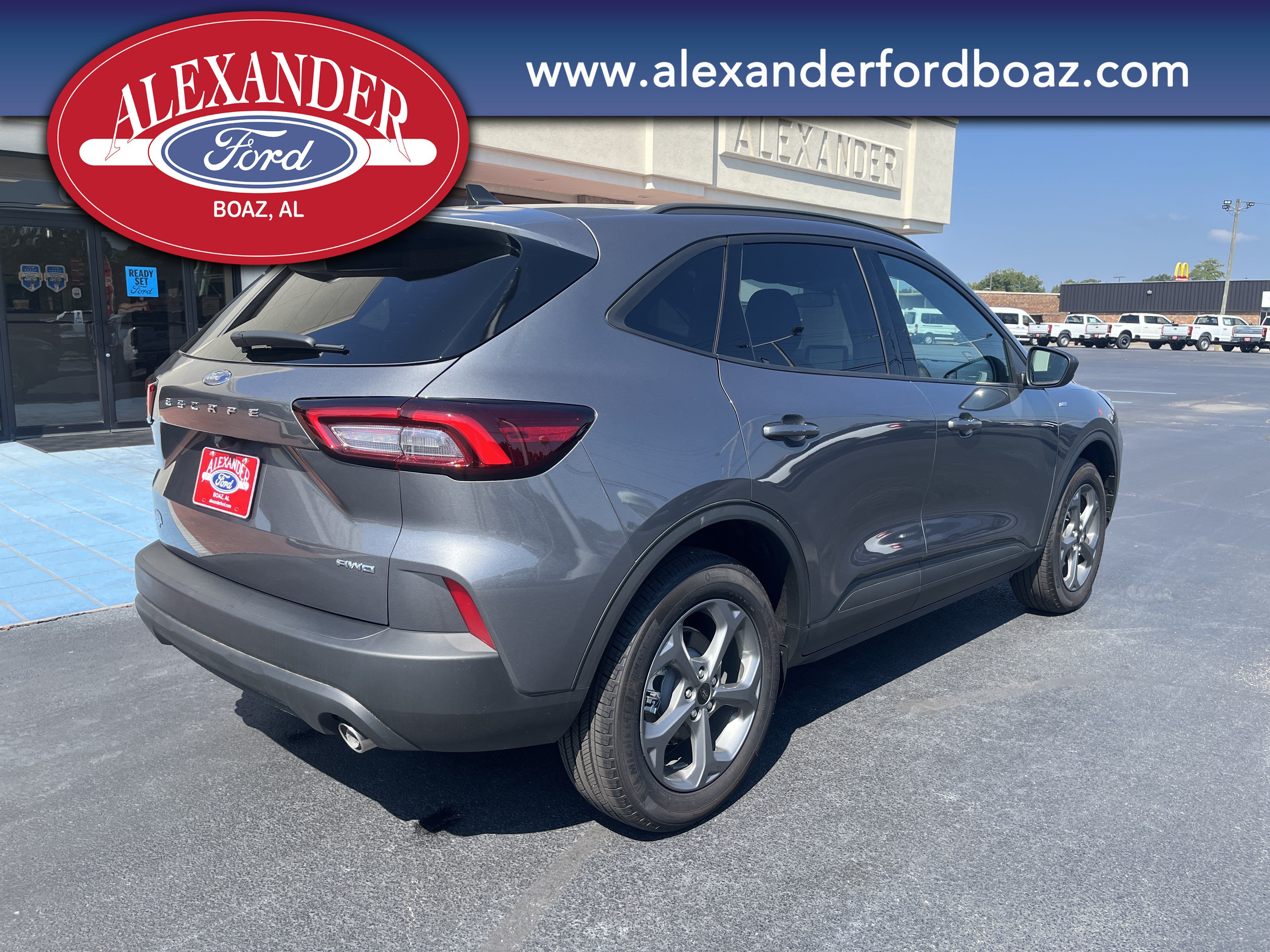 Used 2025 Ford Escape ST-Line AWD/4WD image 4