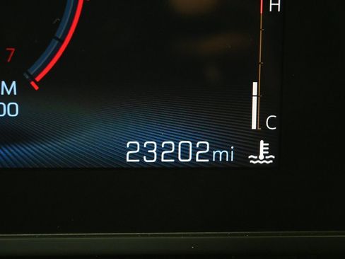 Used 2024 Chevrolet Trax RS w/ Sunroof Package image 25