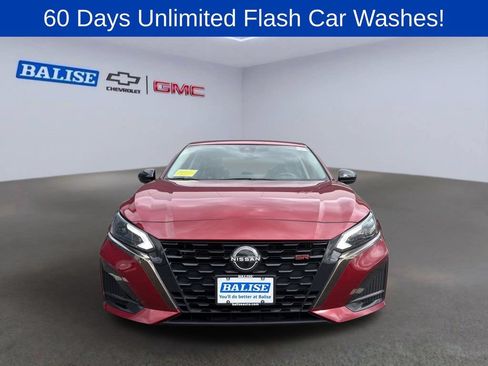 Used 2023 Nissan Altima 2.5 SR w/ SR Premium Package AWD/4WD image 2