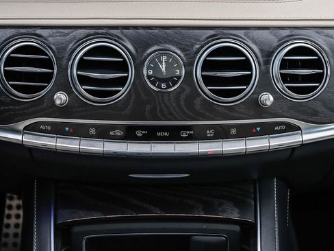 Used 2018 Mercedes-Benz S 560 Sedan image 17