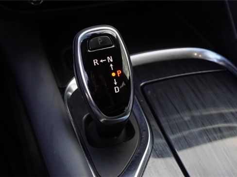 Used 2021 Buick Enclave Essence w/ Sport Touring Edition image 28