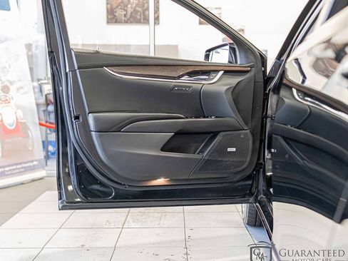 Used 2016 Cadillac XTS Luxury image 32