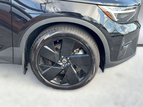 Used 2025 Volvo EC40 Ultra image 12