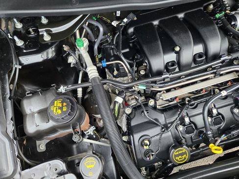 Used 2019 Ford Explorer XLT w/ Equipment Group 202A image 75