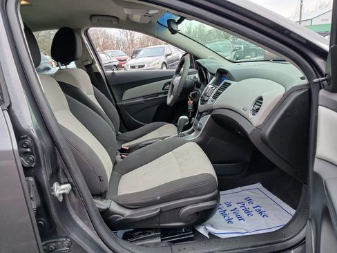 Used 2011 Chevrolet Cruze LS w/ Connectivity Package image 10