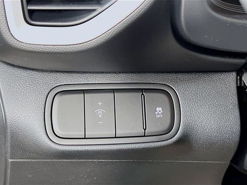 Certified 2025 Hyundai Venue Limited image 11