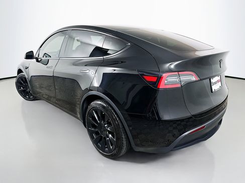 Used 2021 Tesla Model Y Long Range AWD/4WD image 5