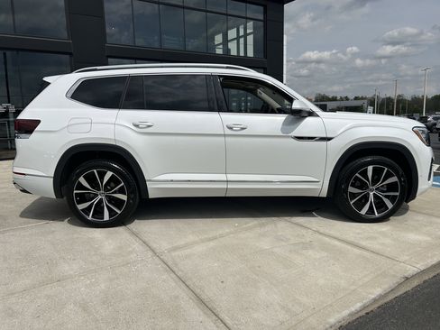 Used 2024 Volkswagen Atlas SEL Premium R-Line image 8