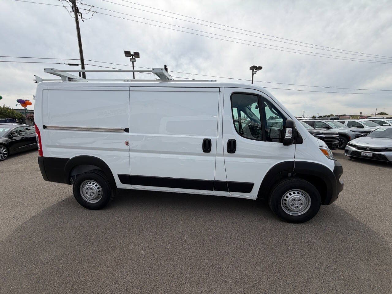 Used 2025 RAM ProMaster 1500 w/ Safety Group FWD image 5