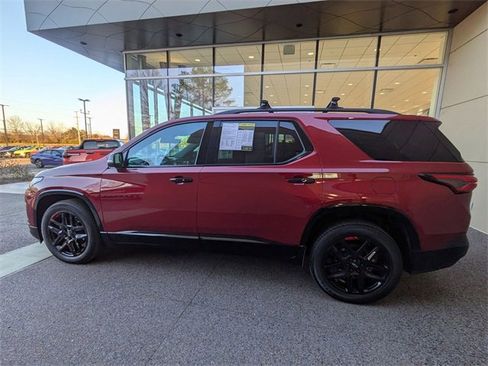 Used 2023 Chevrolet Traverse Premier w/ Redline Edition image 2