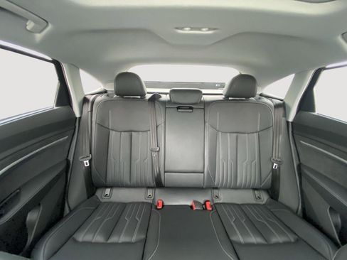 Used 2022 Audi e-tron Prestige w/ Prestige Package image 18