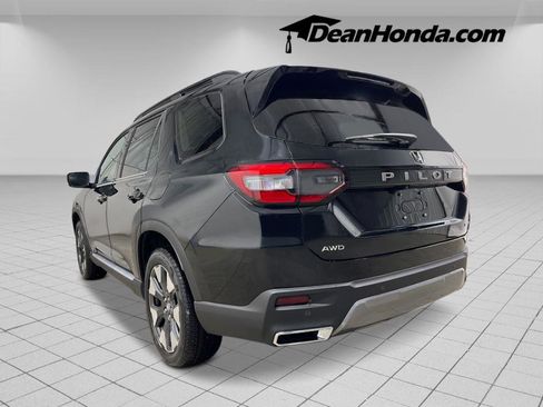 New 2026 Honda Pilot Touring image 3