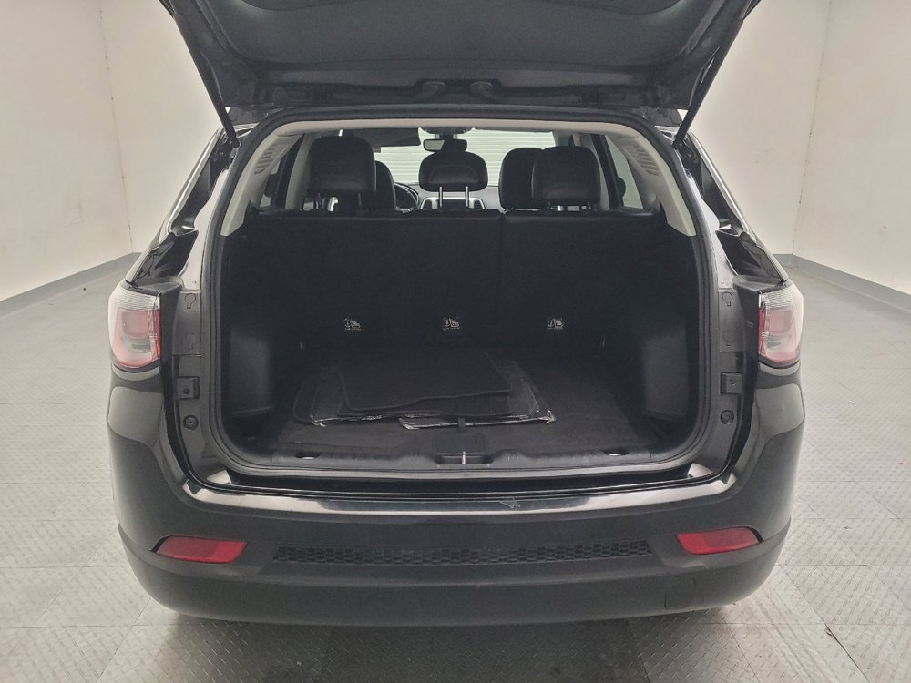 Used 2018 Jeep Compass Latitude w/ Popular Equipment Group AWD/4WD image 29