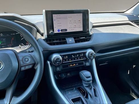 Used 2025 Toyota RAV4 XLE FWD image 9