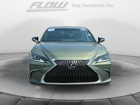 Used 2019 Lexus ES 350 w/ Premium Package FWD image 3