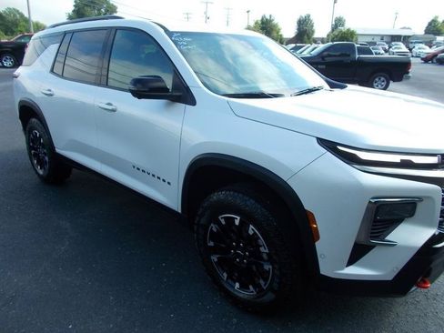 Used 2024 Chevrolet Traverse Z71 w/ Enhanced Driving Package AWD/4WD image 11