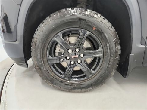 Used 2023 GMC Acadia AT4 image 9