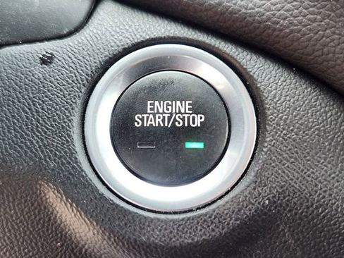 Used 2021 Chevrolet Equinox LT image 31