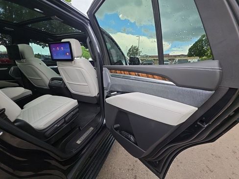 Used 2026 Cadillac Escalade Platinum Sport w/ LPO, ONYX Package AWD/4WD image 14