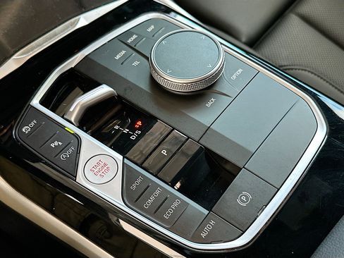 Used 2023 BMW 330i Sedan image 17