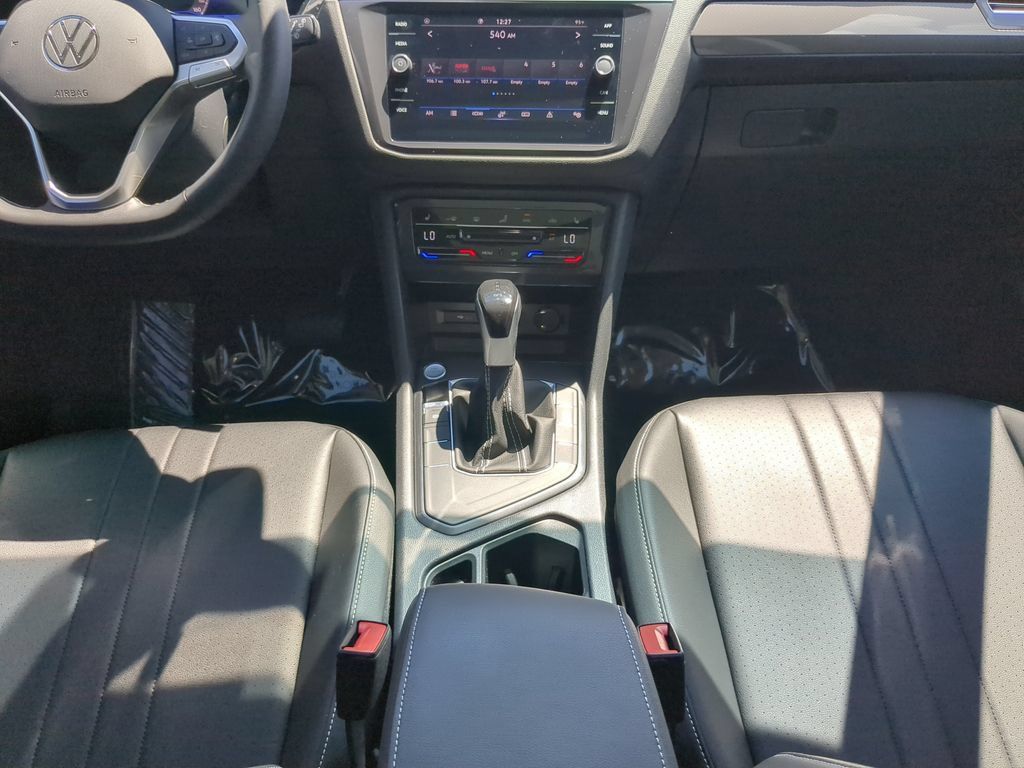 Certified 2023 Volkswagen Tiguan SE FWD image 14