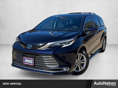 Used 2022 Toyota Sienna Platinum