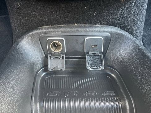 Used 2019 Chrysler Pacifica Touring-L Plus image 19