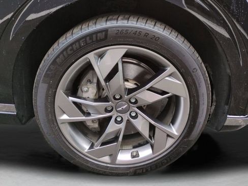 Certified 2023 Genesis Electrified GV70 Advanced image 11