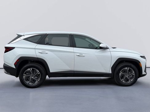 New 2026 Hyundai Tucson Blue SE AWD/4WD image 2