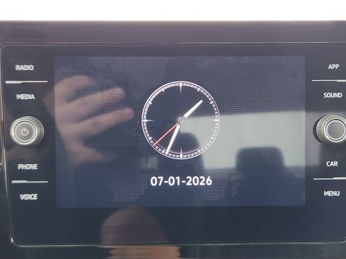Used 2025 Volkswagen Jetta SE FWD image 23