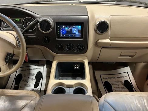 Used 2006 Ford Expedition XLT AWD/4WD image 15