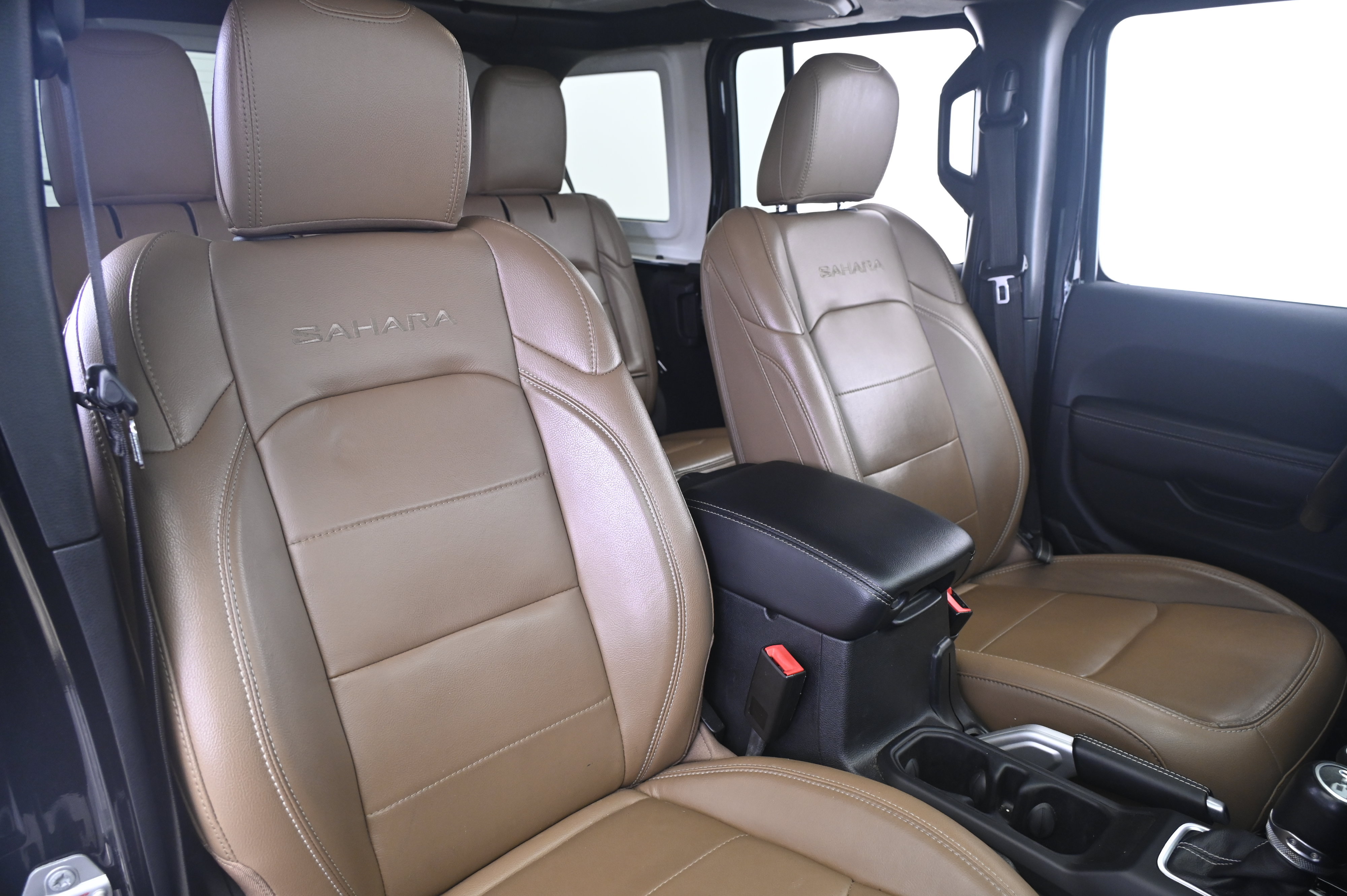 Used 2020 Jeep Wrangler Unlimited Sahara AWD/4WD image 24