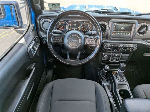 Used 2022 Jeep Gladiator Sport AWD/4WD image 17