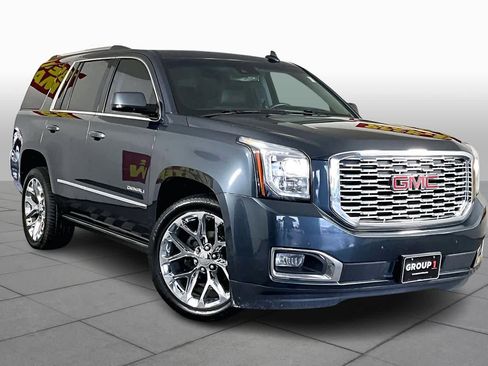 Used 2020 GMC Yukon Denali w/ Denali Premium Package image 2