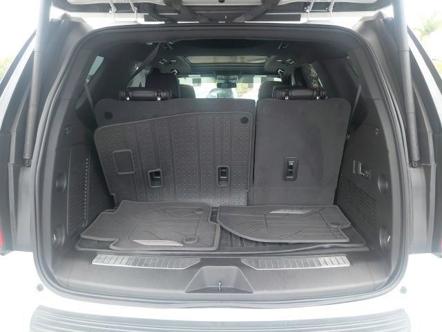 Used 2022 Chevrolet Tahoe RST w/ Luxury Package RWD image 8